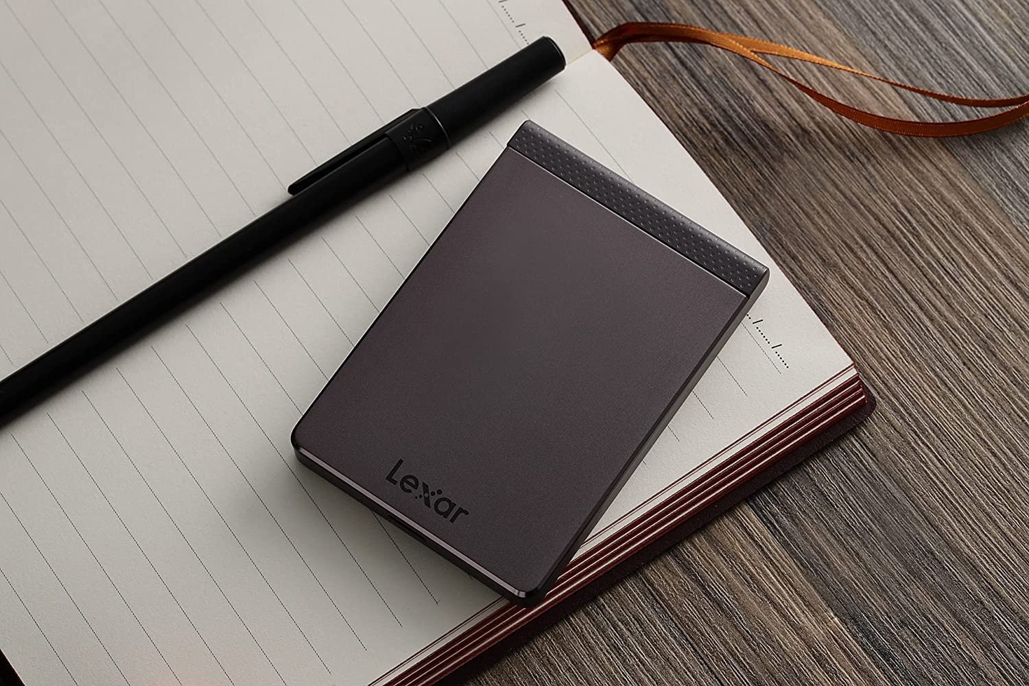 Lexar SL200 External SSD, 1 TB Maximum Read Speed 550MB/s Compact, Portable, USB3.2, Gen1, Type-C Portable SSD, PS5, PS4, Compatible with 3 Year Manufacturer's Warranty