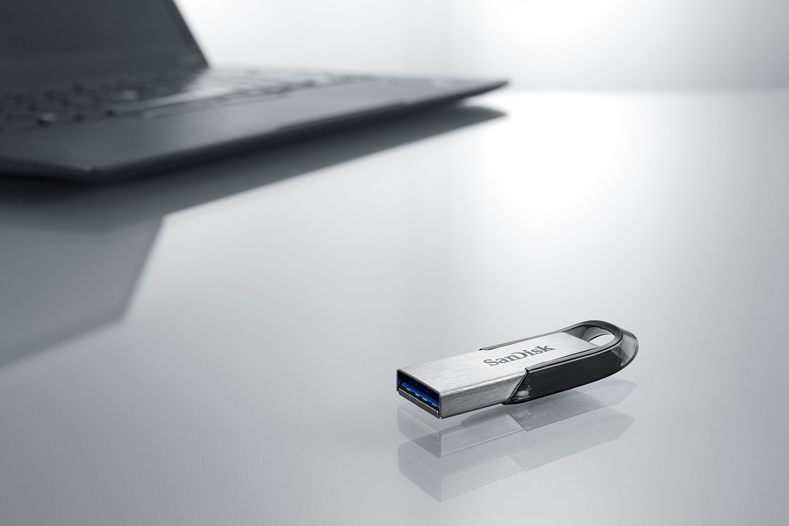 SanDisk Ultra Flair 256GB, USB 3.0, Flash Drive, Upto 150MB/s R, Pendrive, Metal, 5Y Warranty (SDCZ73-256G-I35)